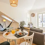 Almaria - Edificio Officina Real Szálloda 4*