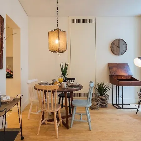 Almaria - Edificio Officina Real Lisbona