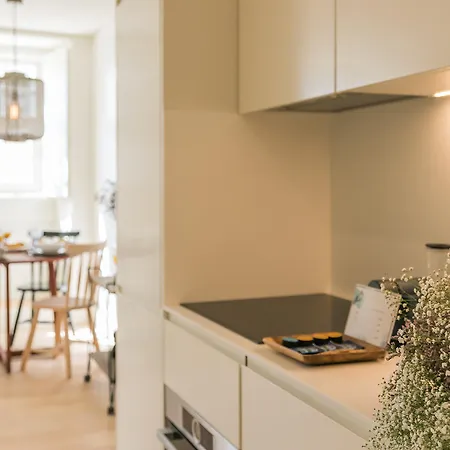 Almaria - Edificio Officina Real Лиссабон