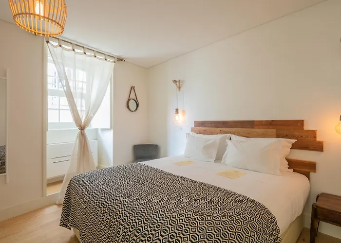 Almaria - Edificio Officina Real Hotel Lisbon